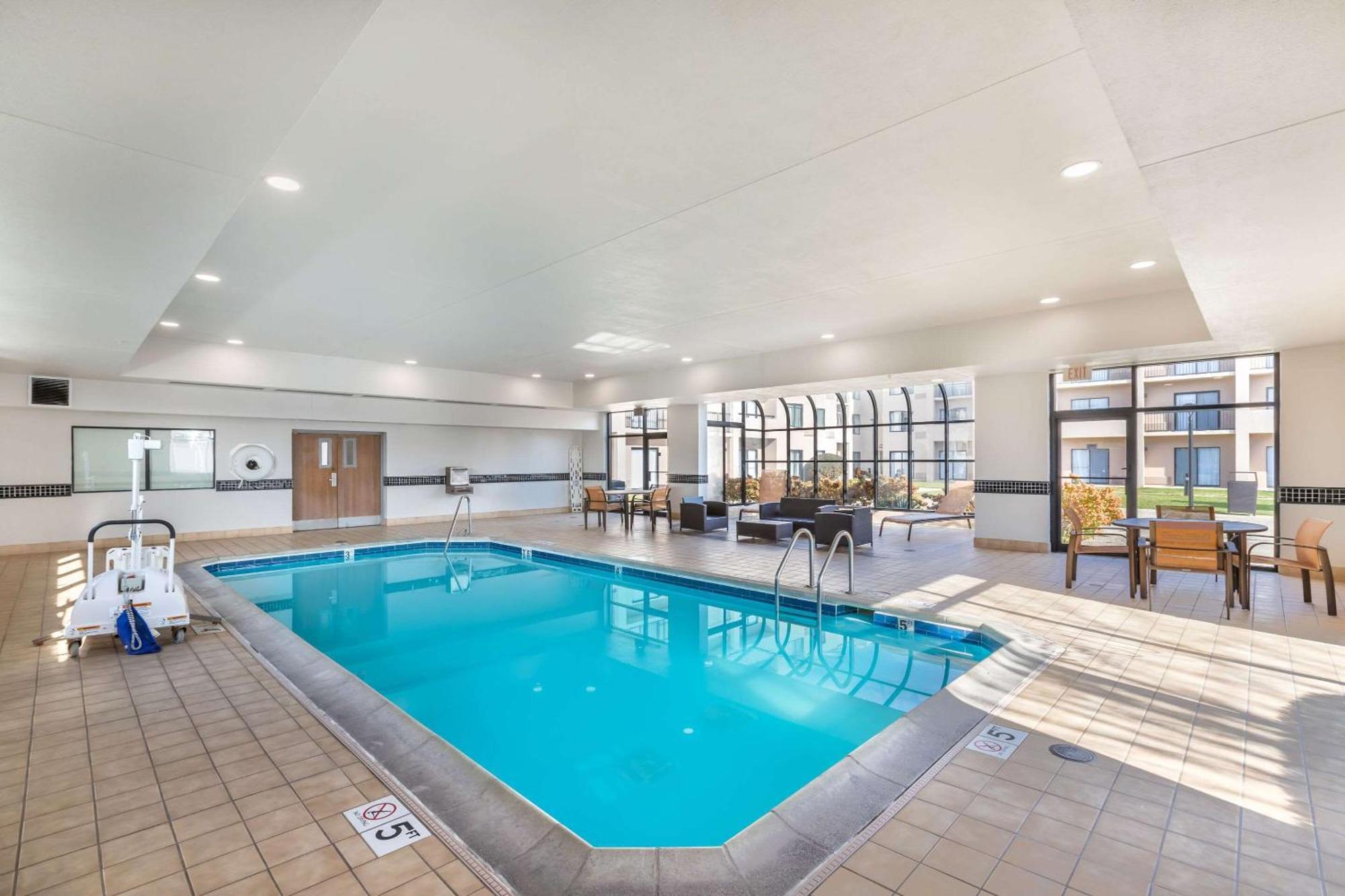 Comfort Inn & Suites Arlington Heights - Buffalo Grove المظهر الخارجي الصورة