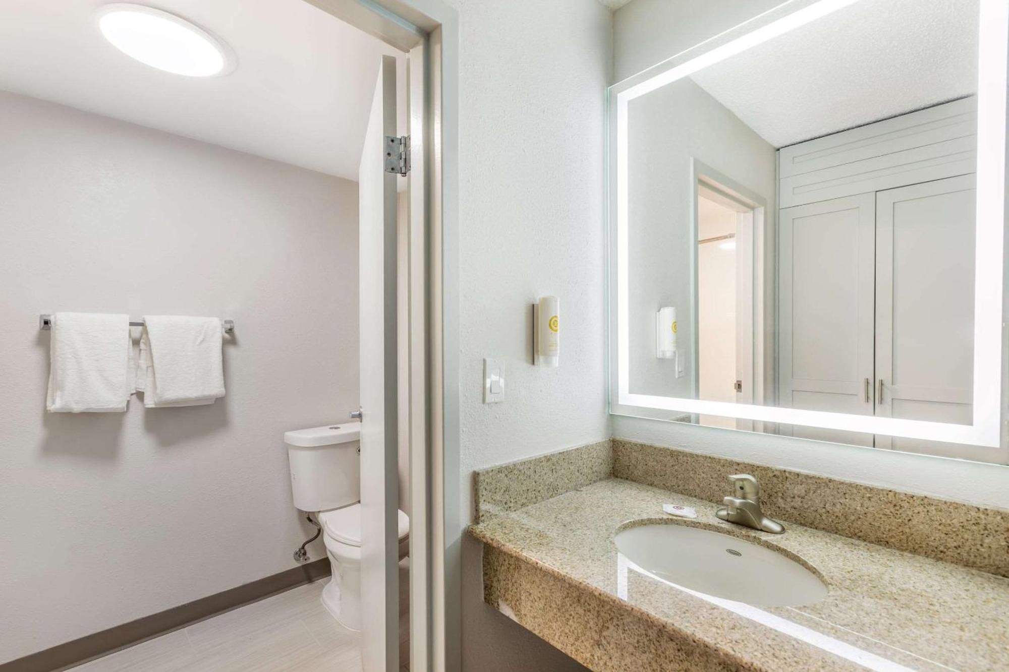 Comfort Inn & Suites Arlington Heights - Buffalo Grove المظهر الخارجي الصورة