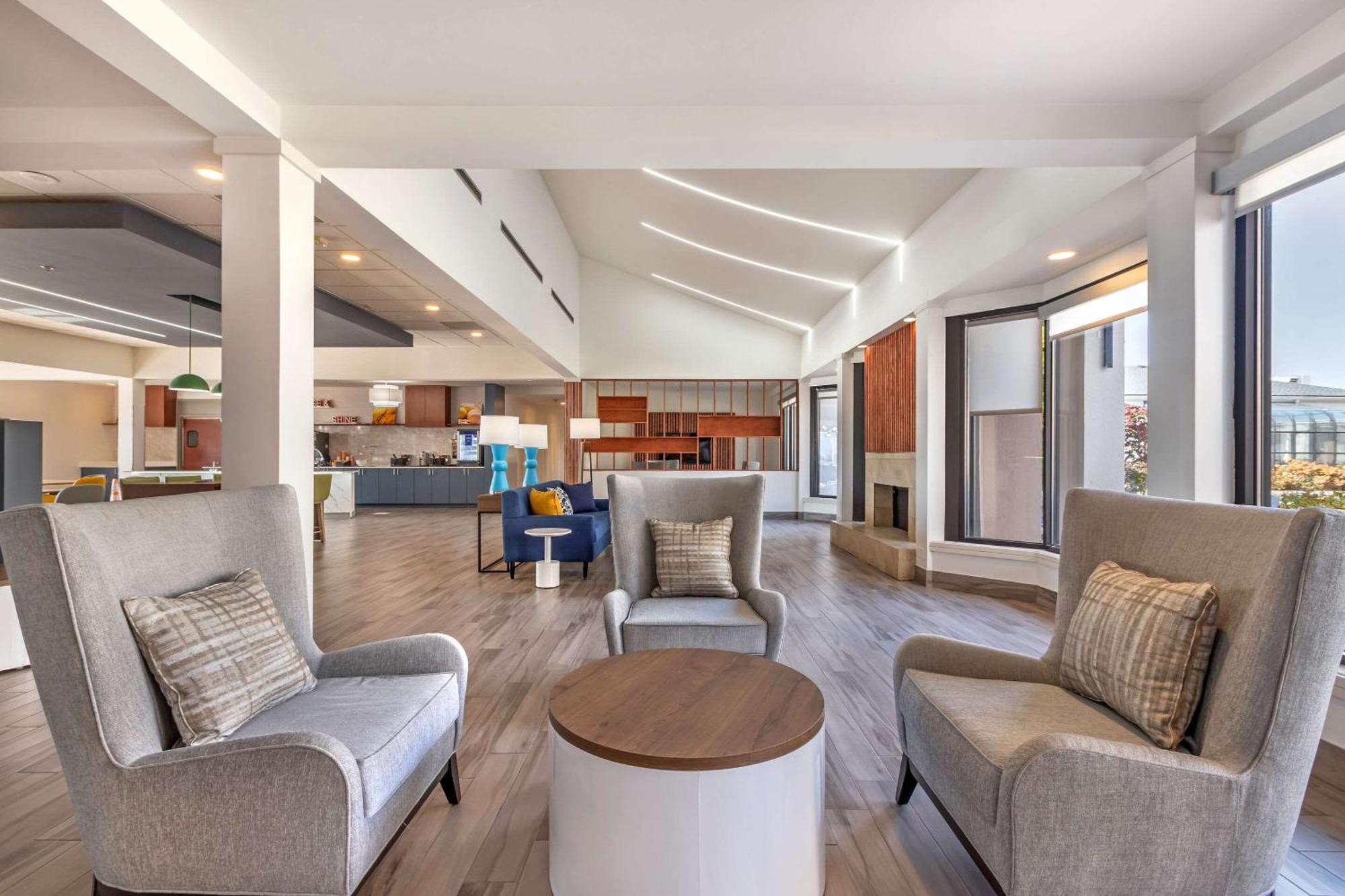 Comfort Inn & Suites Arlington Heights - Buffalo Grove المظهر الخارجي الصورة