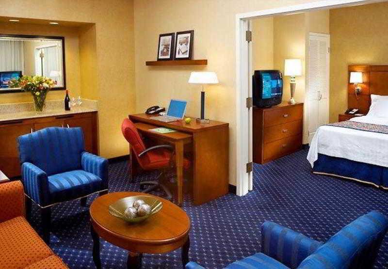Comfort Inn & Suites Arlington Heights - Buffalo Grove الغرفة الصورة